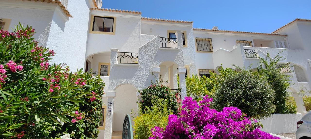 The Swallow'S Rest Beach House - Meia Praia لاغوس المظهر الخارجي الصورة
