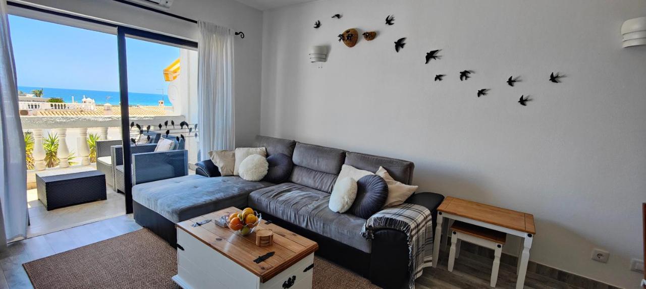 The Swallow'S Rest Beach House - Meia Praia لاغوس المظهر الخارجي الصورة