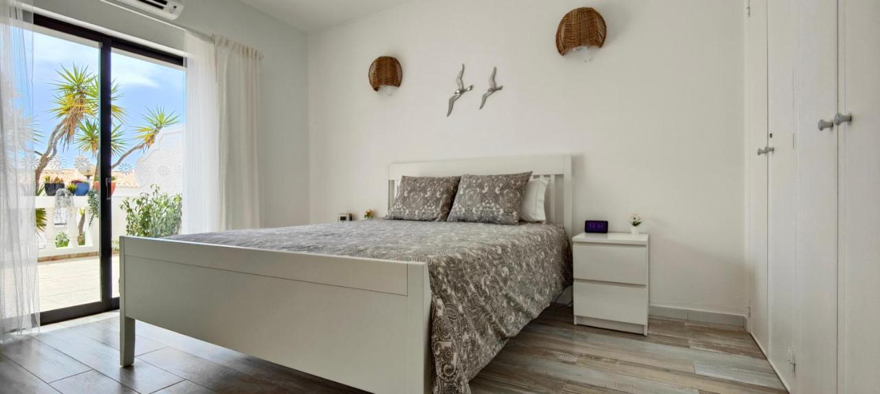 The Swallow'S Rest Beach House - Meia Praia لاغوس المظهر الخارجي الصورة