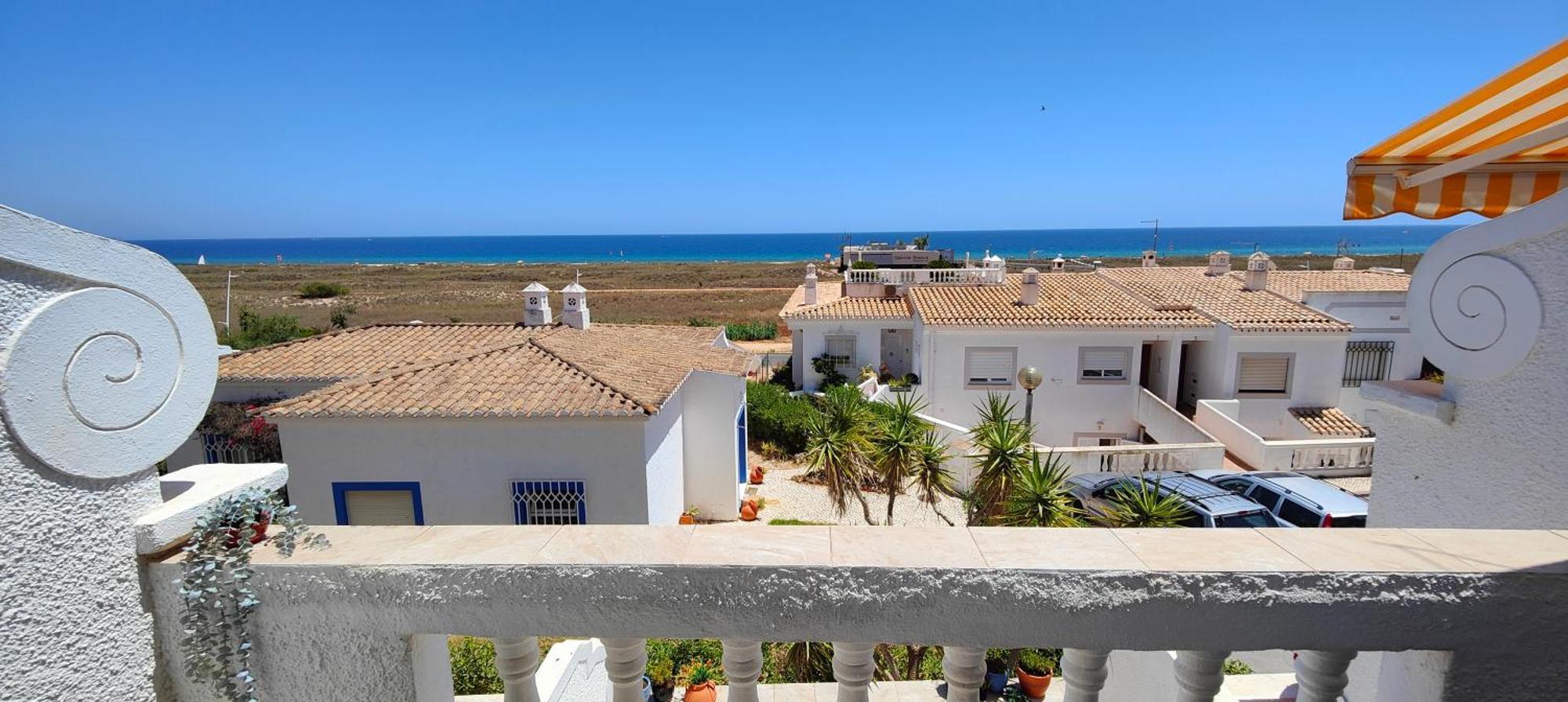 The Swallow'S Rest Beach House - Meia Praia لاغوس المظهر الخارجي الصورة